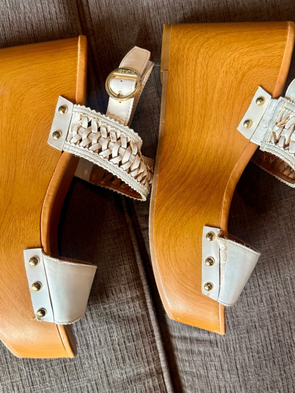 Tommy Hilfiger White Braided Strap Sandals with Gold Buckle - Picture 6 of 6